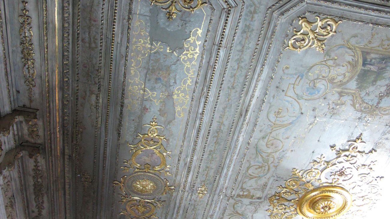 Plafond baroque doré restauré