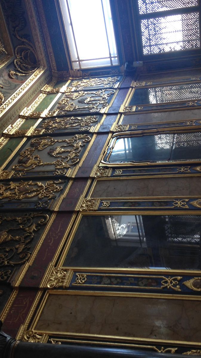 Plafond doré à la feuille d'or
